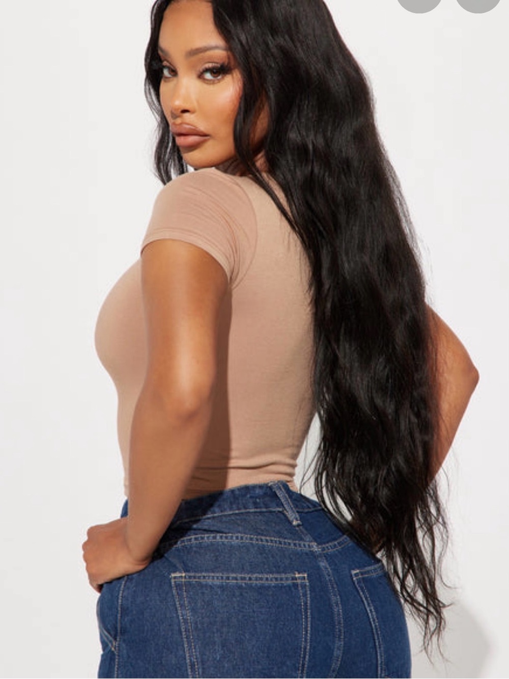 VENUS - Short-Sleeve Crewneck Tee in Nude